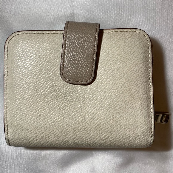 Coach Bifold - Picture 7 of 7